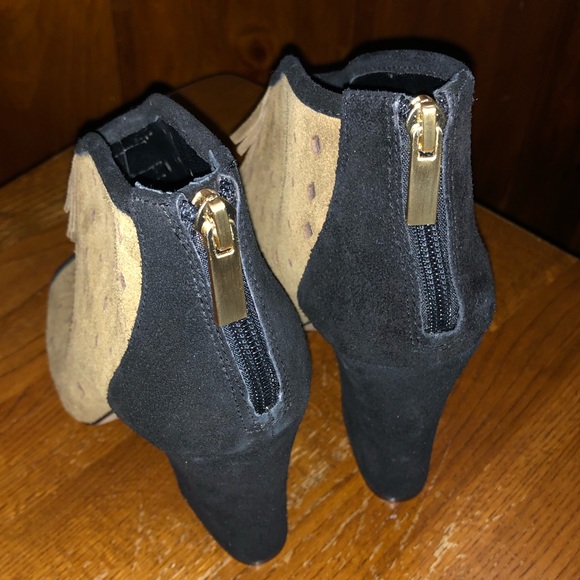 Jessica Simpson - Black + Green Suede Sandal Heal - Picture 2 of 4